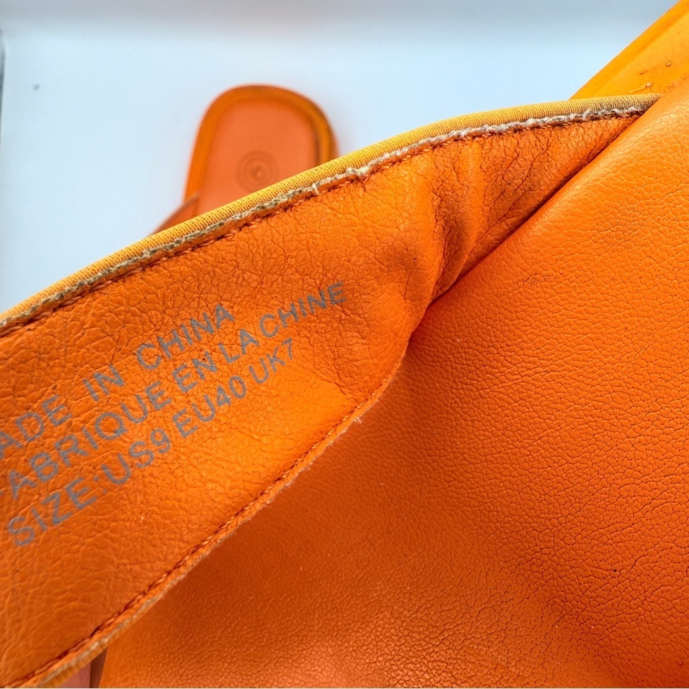Urban Outfitters Orange Beaded Daisy Flip Flop Sandals Women’s Size 9 - Picture 6 of 6